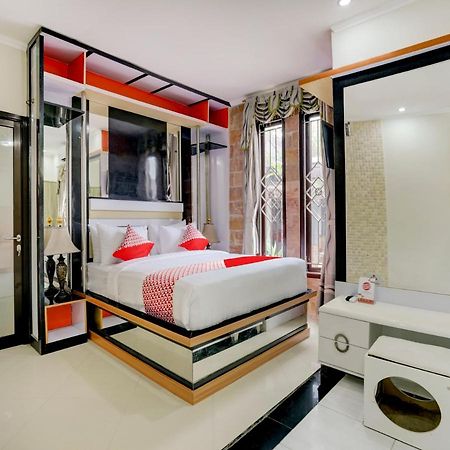 Oyo 90131 Liberty Guest House Sempidi Bagian luar foto